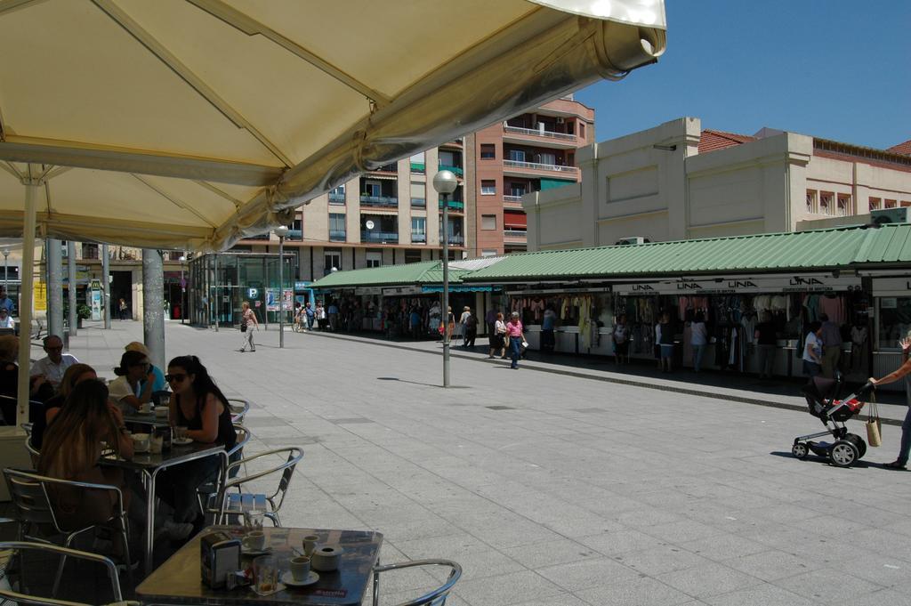 Bcn4Days Apartments L'Hospitalet de Llobregat Esterno foto