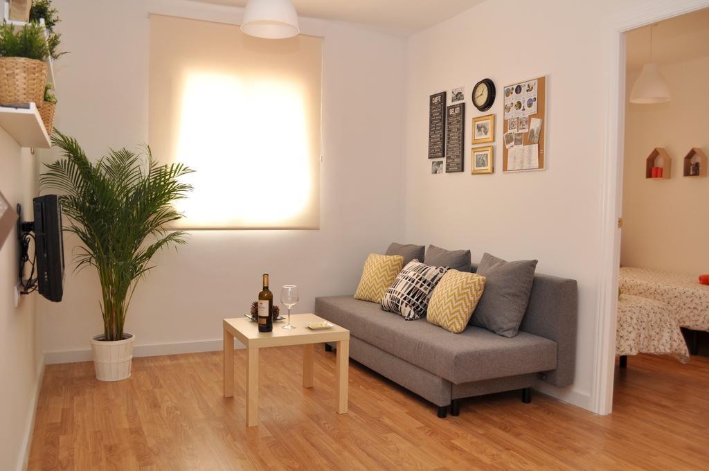 Bcn4Days Apartments L'Hospitalet de Llobregat Esterno foto